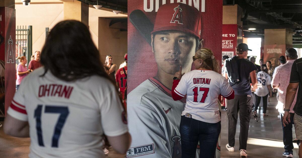 Angels star Shohei Ohtani finishes with the best-selling jersey in